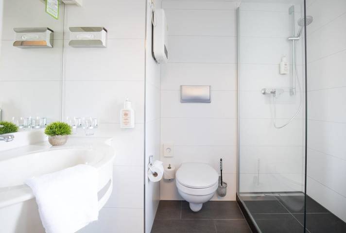 Hotel für 2 Personen, mit Sauna und Terrasse in Ravensburg - 4