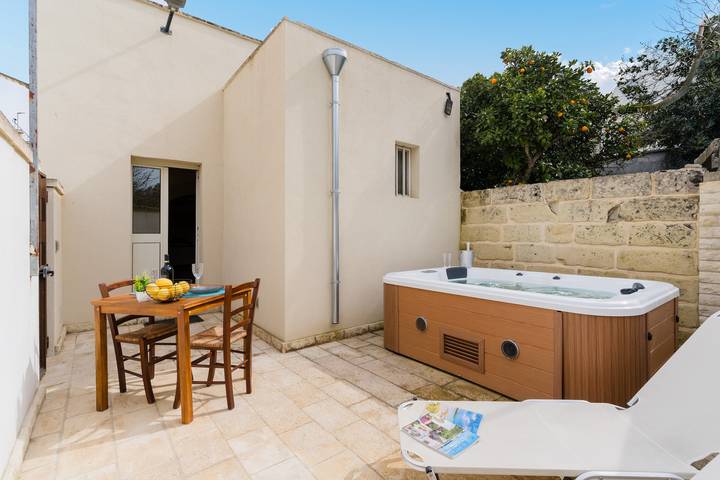 Corte Cochlea Lu Sciardinu Suite for 4 Guests in Cannole, Lecce Province