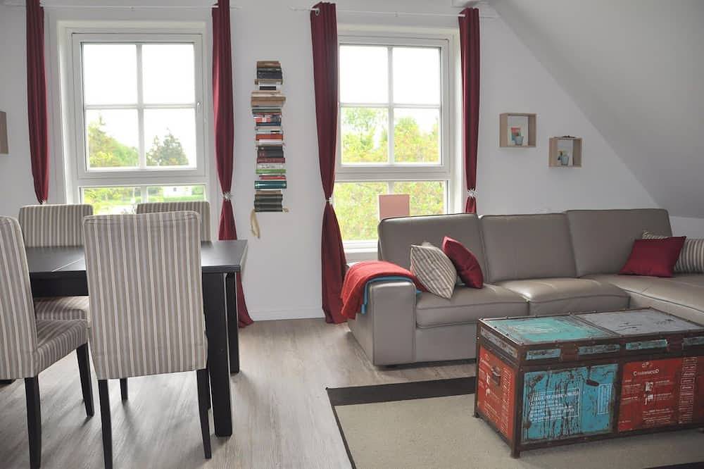 Ganze Wohnung, Boddenblick, geräumige Wohnung 1.Og mit Balkon in Wendisch Langendorf, Groß Mohrdorf