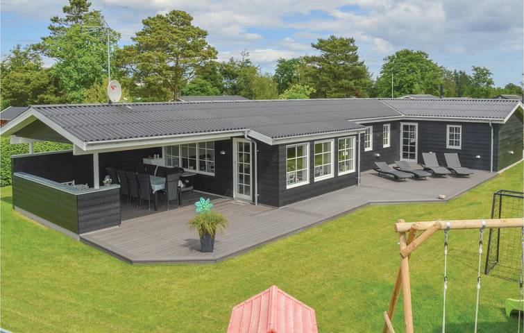 Ferienhaus für 10 Personen, mit Terrasse und Whirlpool sowie Garten in Øster Hurup - 2
