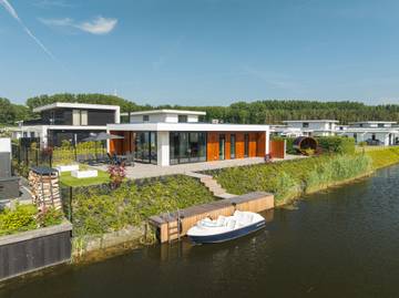 Ferienhaus für 4 Personen, mit Seeblick und Sauna am Veluwemeer