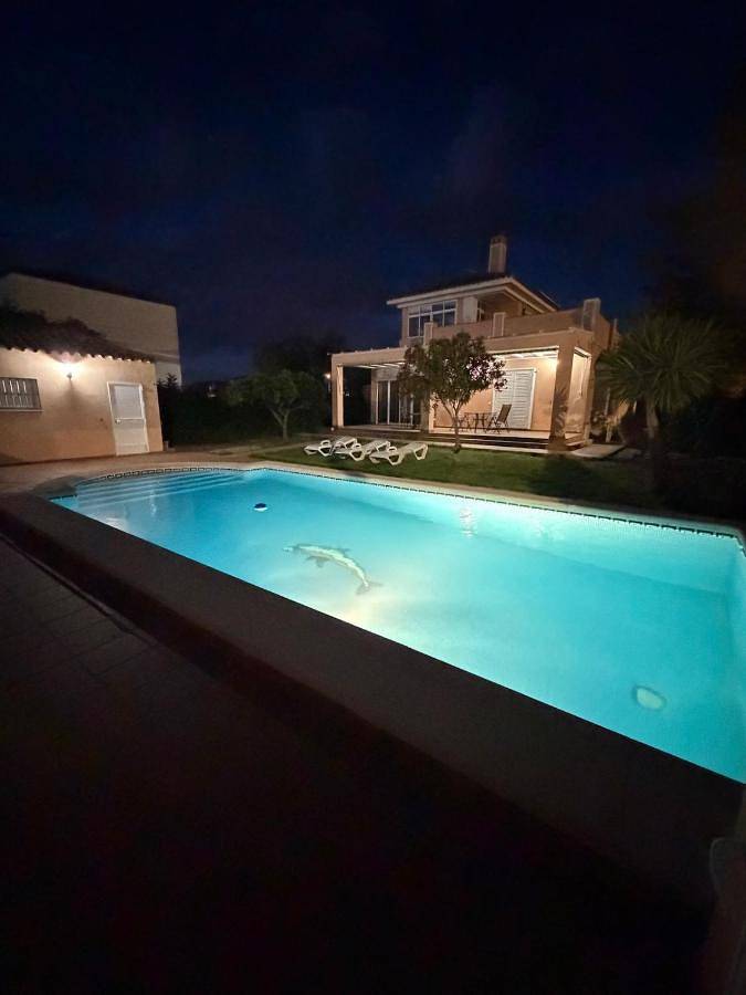 Casa rural para 12 personas, con Balcón y Jacuzzi además de Terraza y Jardín en Bornos