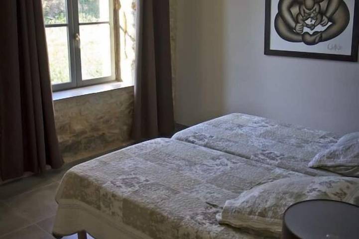 Gîte pour 4 personnes, avec terrasse et jardin à Laudun-l'Ardoise - 3