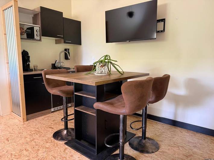 Maison de campagne pour 3 personnes, avec Terrasse ainsi que Jardin et Vue dans Alexain
