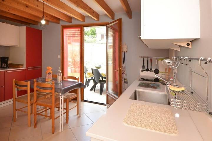 Location de vacances pour 5 personnes, avec jardin et terrasse dans Courthiézy