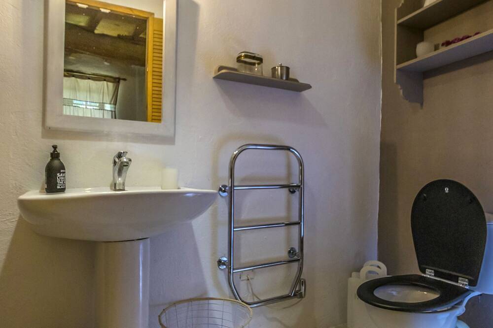 Chambres d'hôtes, Carla - Quiet former sheepfold with swimming pool and panoramic view in Touget, Gers