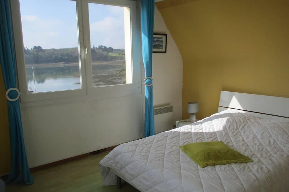 Ferienhaus am Strand, unverbaubarer Meerblick, Zugang zum kleinen Strand, in Pors Guyon, Lanmodez