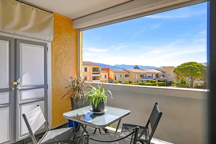 Location de vacances pour 4 personnes, avec Balcon et Jardin dans Calanques