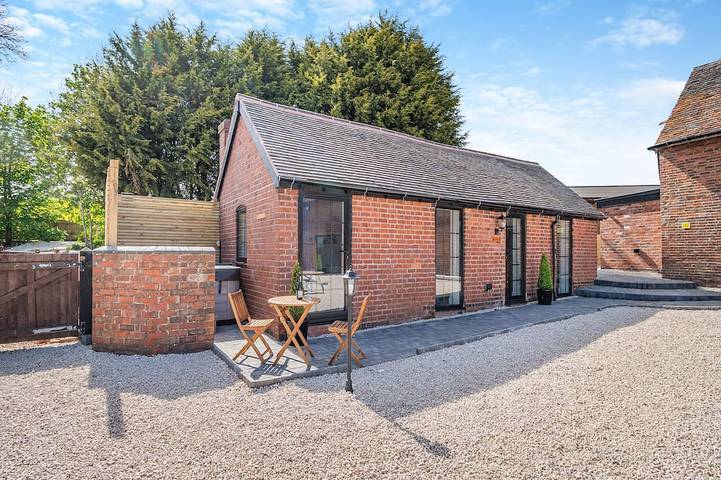Cottage for 2 people, with hot tub and garden - 1