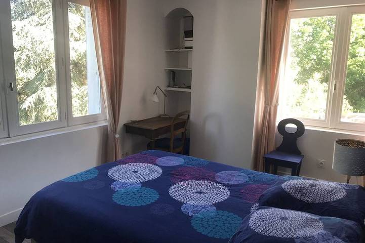 Location de vacances pour 9 personnes, avec jardin et terrasse à Oullins - 4