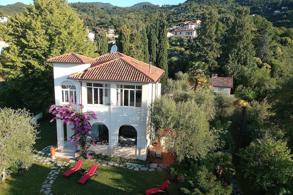 Villa per 8 Persone in Gardone Riviera, Prealpi Gardesane