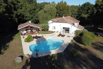 Gîte pour 10 personnes à Bourriot-Bergonce