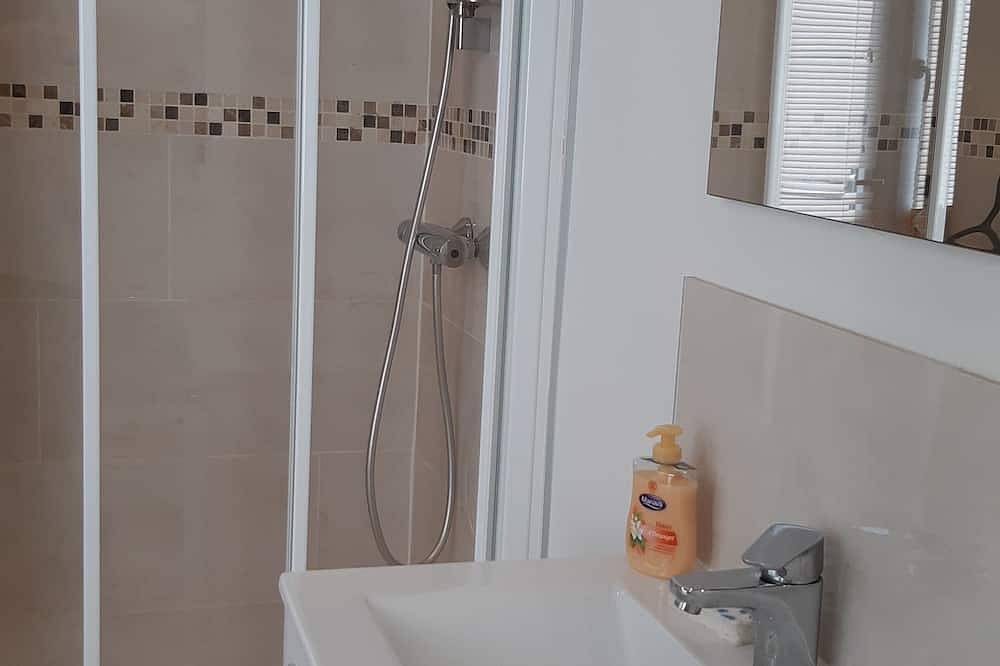 Entire apartment, Studio 20 m2 in house 5 km Chambéry 10 km Aix les Bains in Sonnaz, Chambéry region