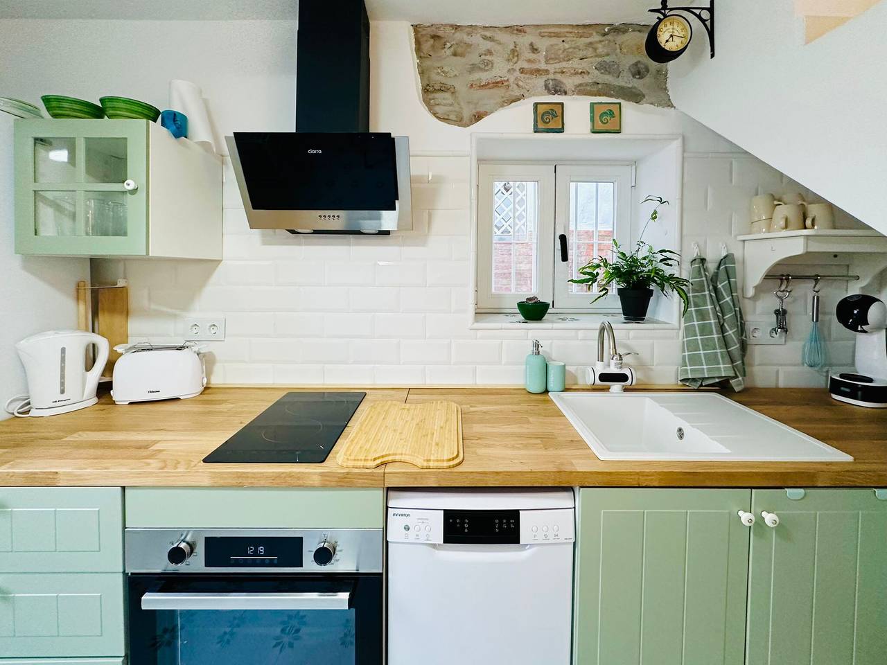 Casa vacacional 'Casa El Camaleón' con Wi-Fi y aire acondicionado in Casco antiguo de Almuñécar, Almuñecar