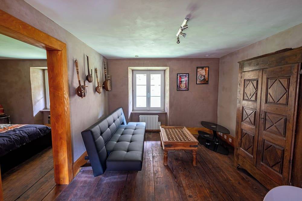 Appartement entier, Gîte 2 personnes (côté ouest) en bordure de forêt in Grandfontaine (Bas-Rhin), Bas-Rhin Alsace