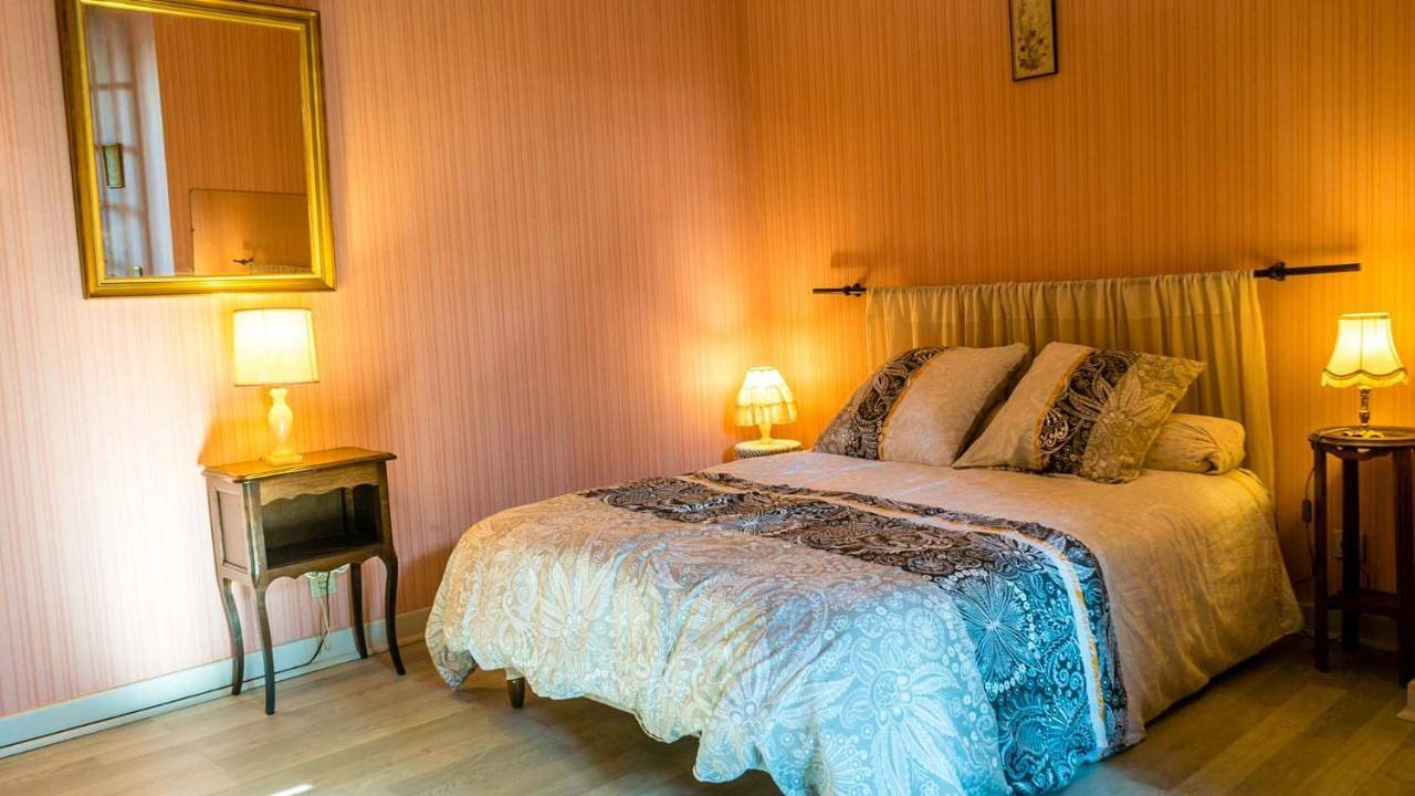 Two-Bedroom House in Bretenoux, Lot
