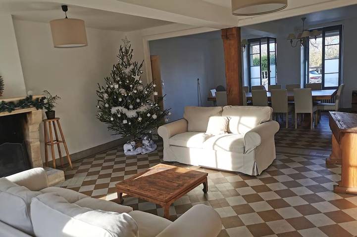 Gîte pour 14 personnes, avec jardin dans Beaumont (Yonne)