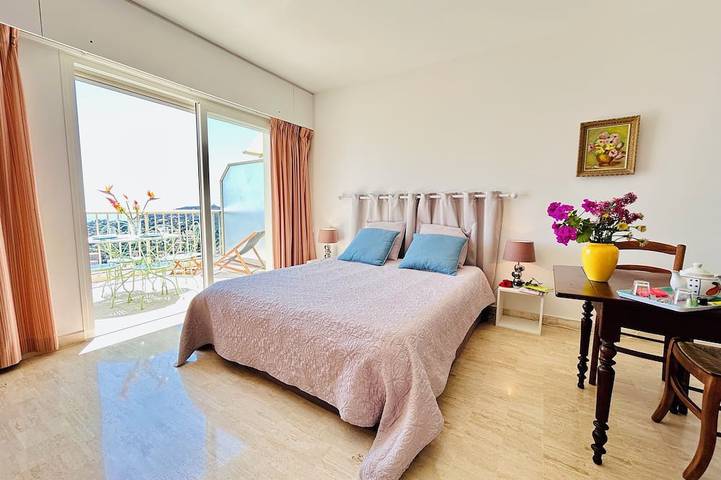 Appartement entier, Vue mer imprenable, studio avec balcon et parking dans magnifique domaine in Villefranche-sur-Mer, Côte méditerranéenne (France)