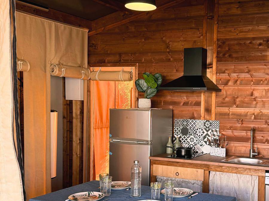 Flower Camping La Plage - Glamping tent 5 persons - Cotton Flower Confort canvas cabin 28m² (2 bedrooms) + Tv + covered terrace 16m² 4/5 pers. in Treignac, Tulle region