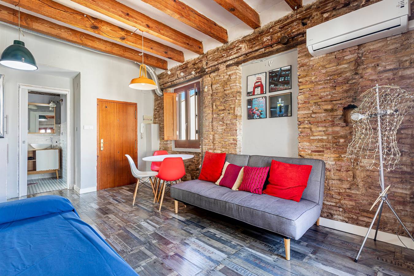 Estudio entero, Apartamento estudio 'Estudio 4 Centro Histrico Valencia' con jardín privado y aire acondicionado in Valencia City Centre, Valencia
