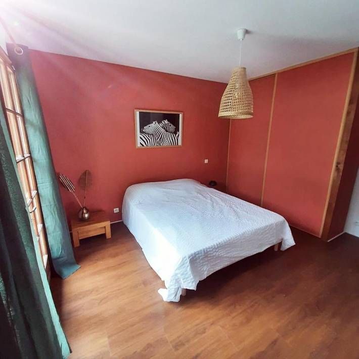 Location de vacances pour 8 personnes, avec terrasse et piscine, animaux acceptés à Josse - 2