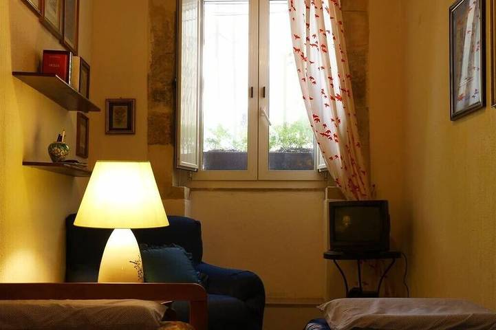 Haus in Ortigia komfortabel, gut eingerichtet, unabhängig. Klimaanlage WiFi in Spiaggetta di Cala Rossa, Syrakus