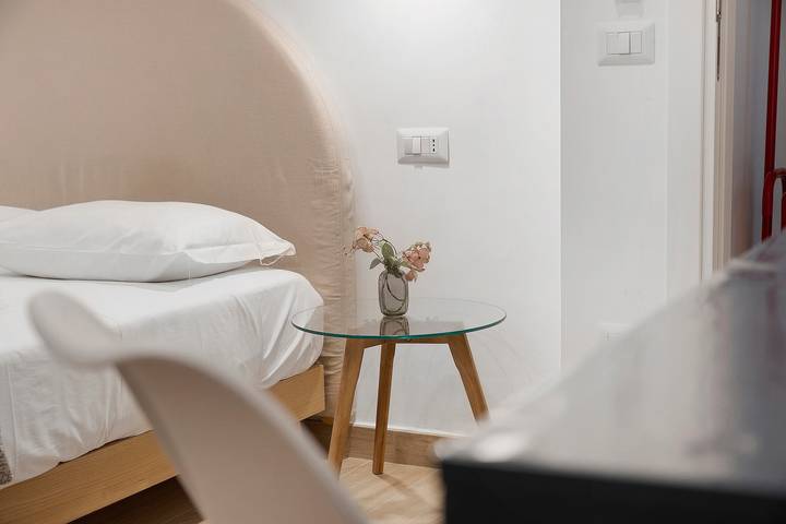 Room 'Armonica Rooms - Camera Anteros' with Wi-Fi and Air Conditioning in Castellammare di Stabia, Sorrento Coast