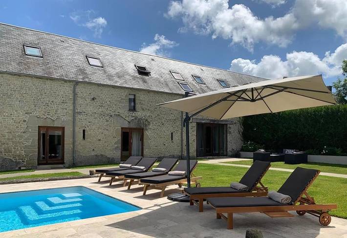 Gîte pour 2 personnes, avec jacuzzi et terrasse ainsi que piscine et jardin, adapté aux familles à Mandeville-en-Bessin