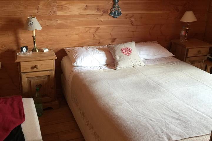 Chalet \"La Datcha\" sleeps 12 on skis with Wifi in La Toussuire, Fontcouverte-la-Toussuire
