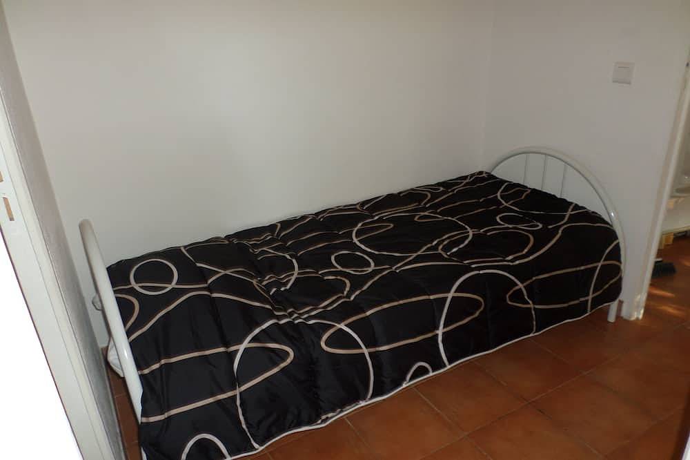 House, T2 full nature, quiet and quiet place 5 minutes walk from the beach in Cargèse, Parc naturel régional de Corse
