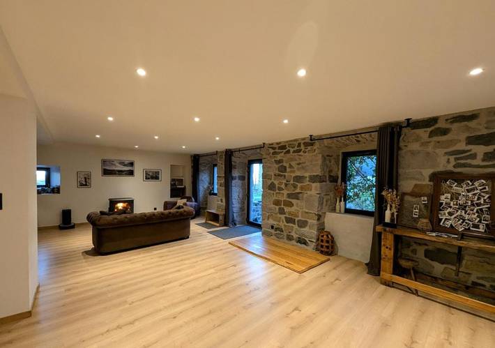 Location de vacances pour 10 personnes, avec vue ainsi que jardin et terrasse à Mazet-Saint-Voy - 3