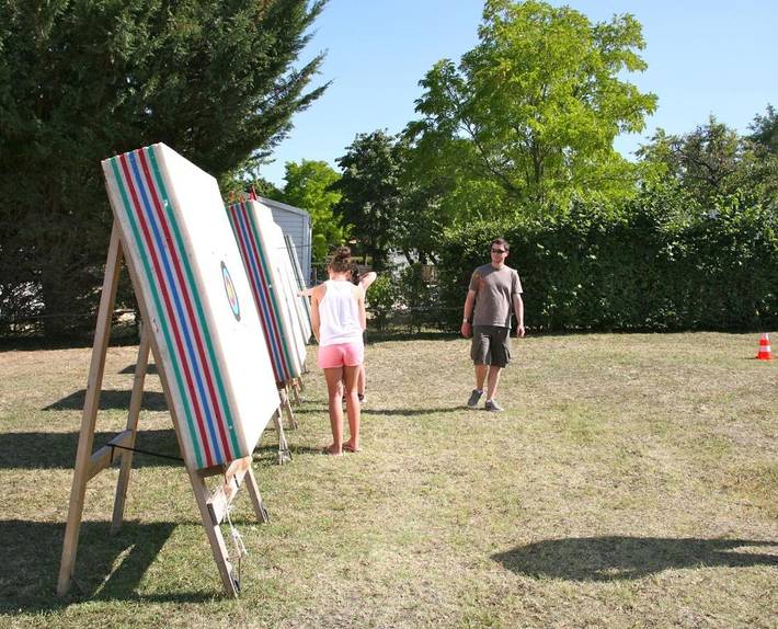 Location de vacances pour 10 personnes, avec terrasse ainsi que piscine et jardin à Châtel-Guyon - 3