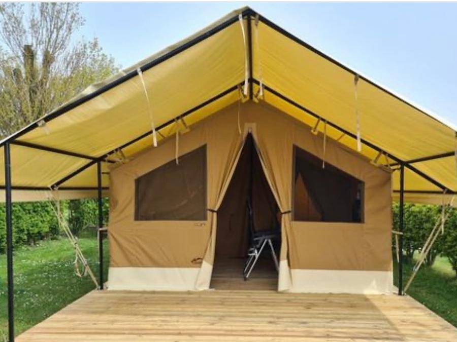 Camping Le Rivage - Tente en toile et en bois 4 personnes - Tente Safari in Quettehou, Région de Cherbourg