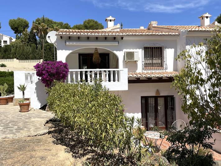 Casa de vacaciones para 8 personas, con balcón además de jardín y piscina - 1