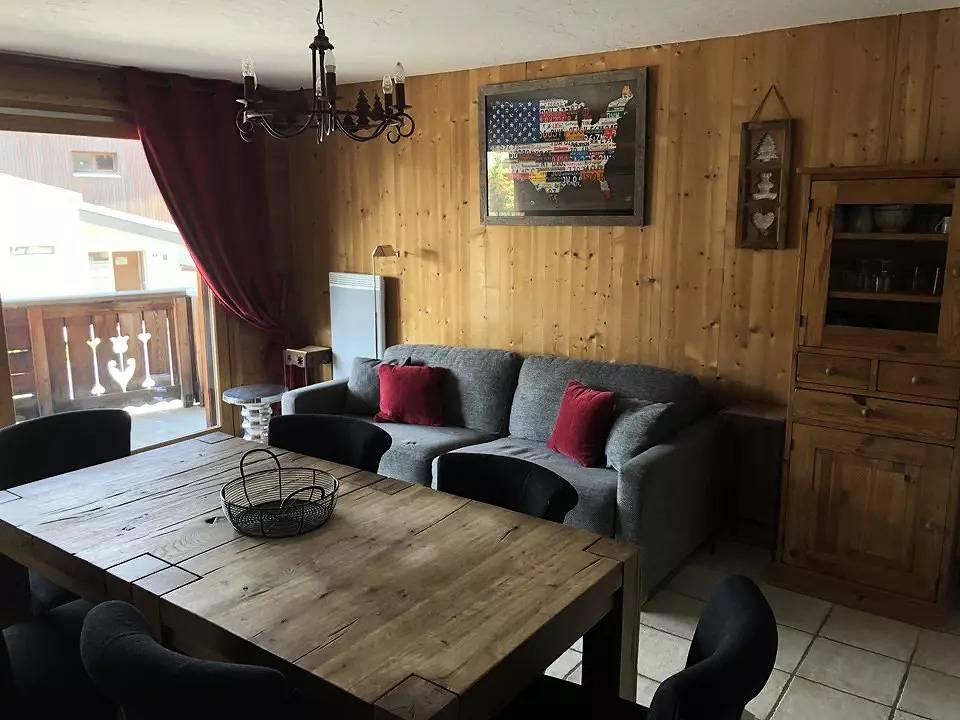 Entire apartment, Chalet Alpina Apt 03 in Huez, Écrins National Park