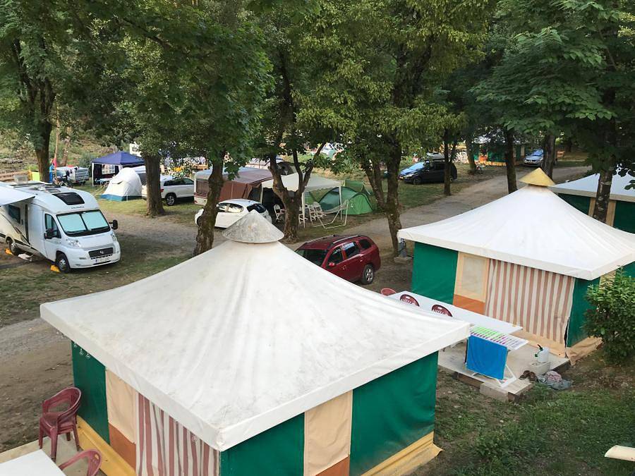 Camping Les Gorges de l'Herault - Bungalow toilé 4 personnes in Sumène, Parc national des Cévennes