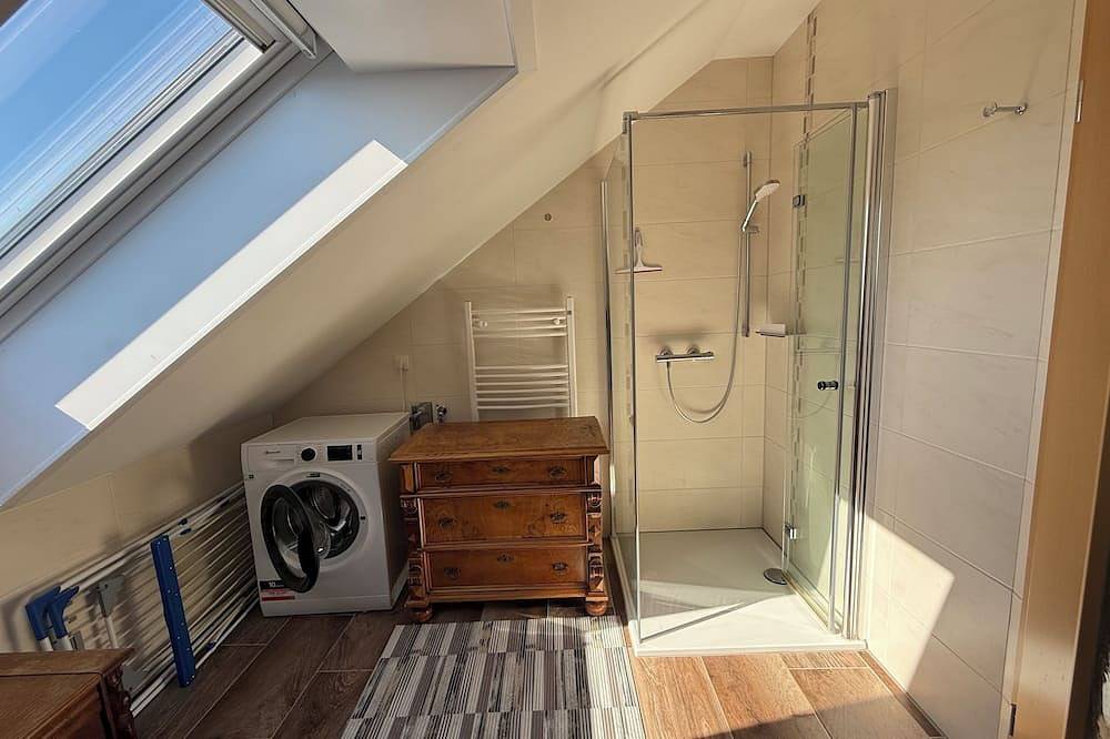 Ganze Wohnung, Ferienwohnung am Arendsee mit Balkon (Seenähe, sehr ruhige Lage in Schrampe, Arendsee