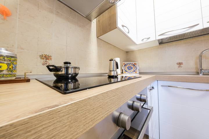 Hel lejlighed, Apartment 'Domenico' with Balcony, Wi-Fi and Air Conditioning in Messina, Messina Provinsen