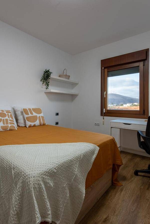 Location de vacances pour 6 personnes, avec vue et jardin dans Tetir - 2