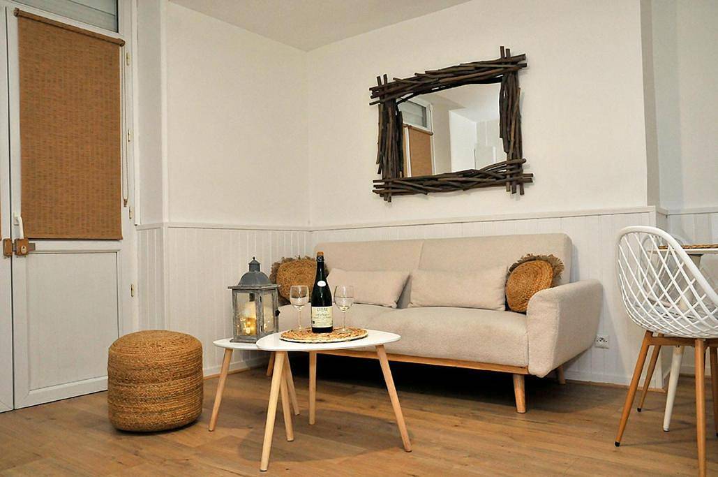 Appartement entier, One-Bedroom Apartment in Arromanches-les-Bains, Région de Bayeux
