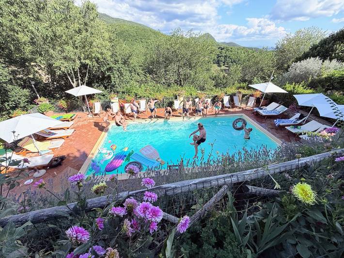 Agriturismo con piscina per 28 persone, con Balcone/Terrazza e Giardino nonché Panorama a Spoleto