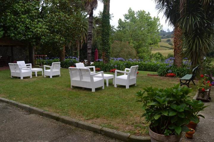 Hotel para 4 personas, con balcón además de vistas al lago y vistas en Comarca de Santander - 4
