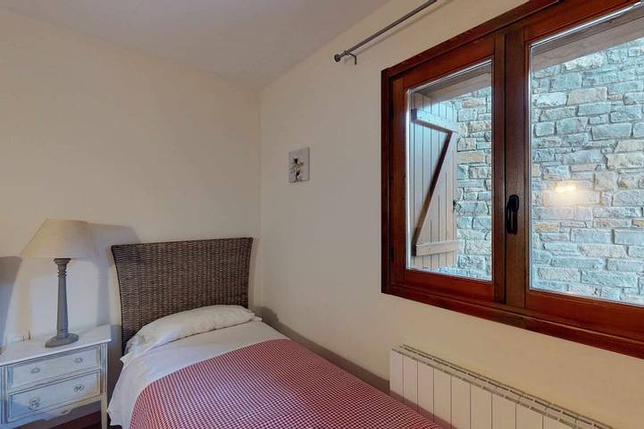 Ganze Wohnung, Los Altos de Escarrilla - Tu Casa en los Pirineos - 2 Dorm y 1 Baño 33Bc in Escarrilla, Sallent de Gállego