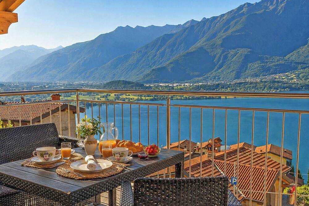 Ganze Wohnung, Andrea Panorama-Ferienwohnug am Comer See in Aurogna, Trezzone