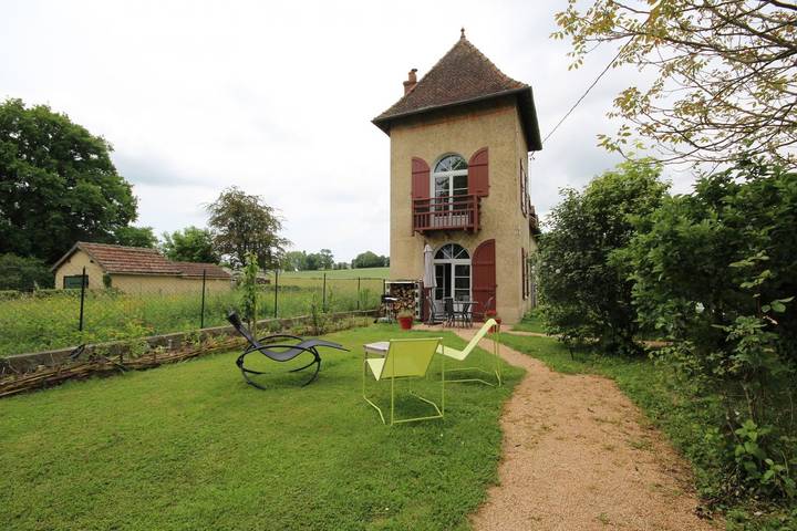 Gîte pour 2 personnes, avec Terrasse ainsi que Jardin et Piscine