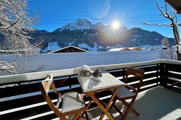 Ferienhaus für 6 Personen, mit Balkon und Garten in Rougemont