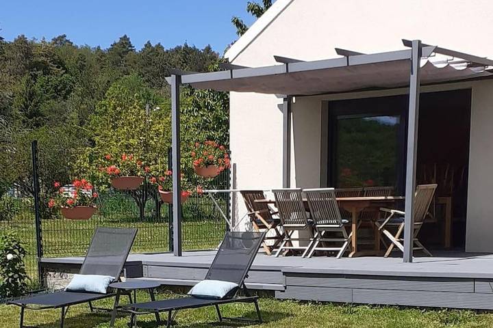 Location de vacances pour 6 personnes, avec Terrasse ainsi que Jardin et Vue à Chaux (Côte-d'Or) - 2