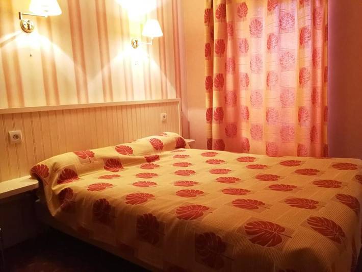 Hôtel pour 2 personnes à Belle-Isle-en-Terre - 2