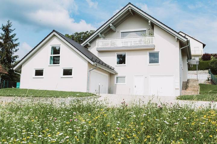 Ferienwohnung für 4 Personen, mit Terrasse und Seeblick sowie Ausblick in Landkreis Günzburg - 2