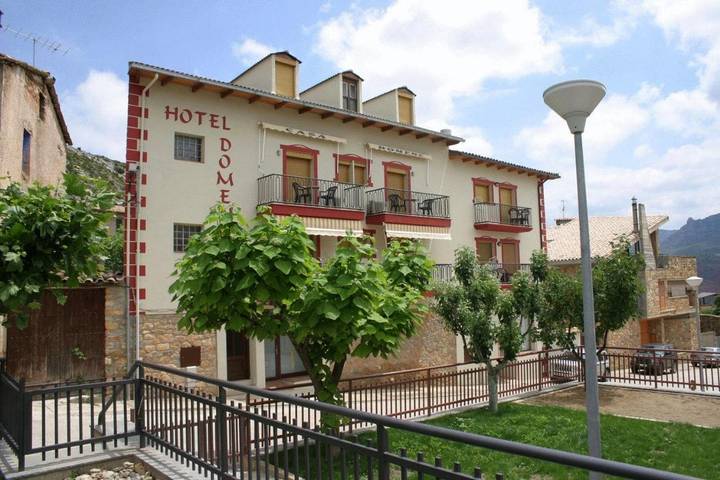 Hôtel pour 5 personnes, avec vue et jardin à Arén